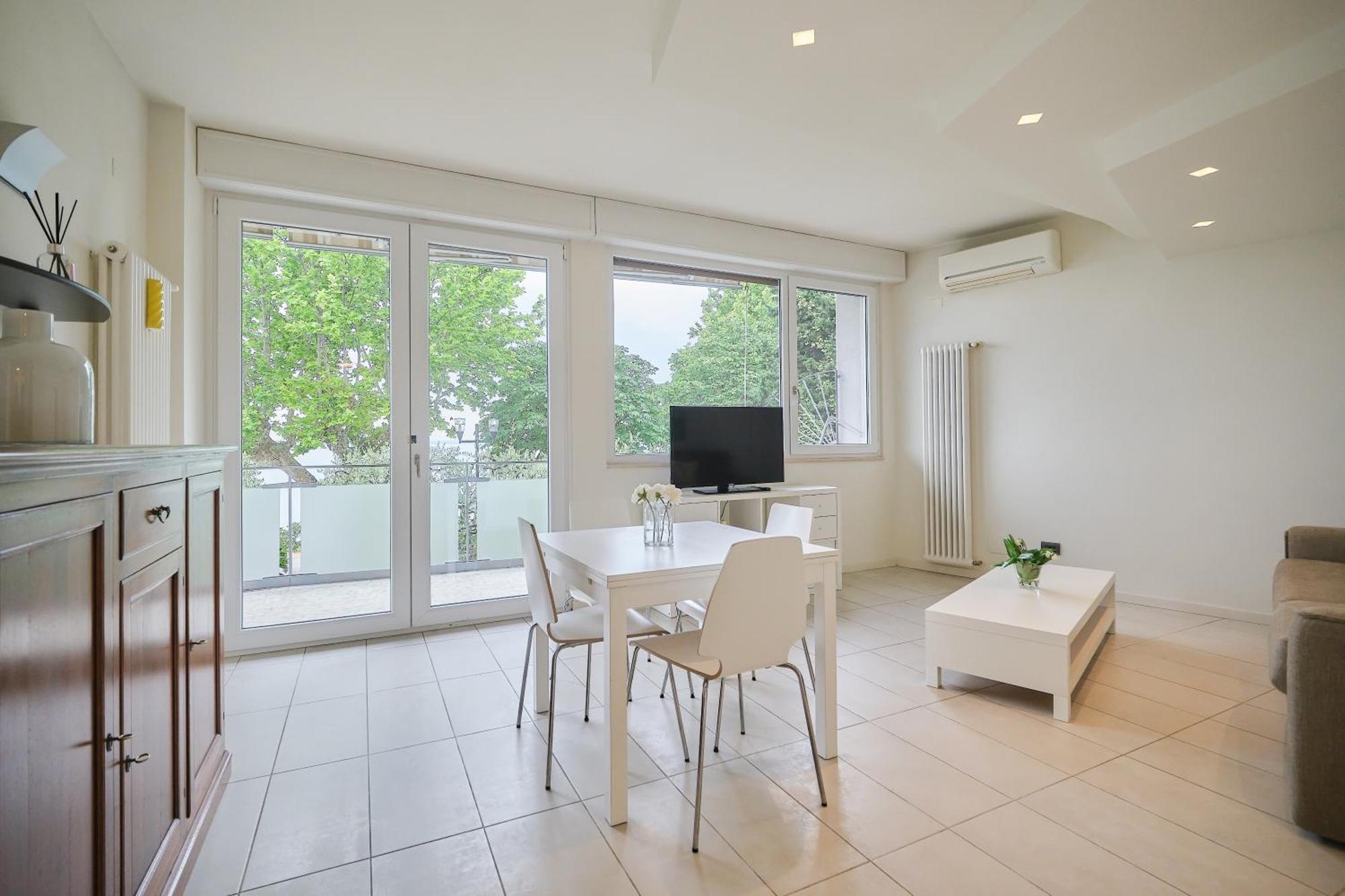 Front Lake Apartment Bardolino Exterior photo