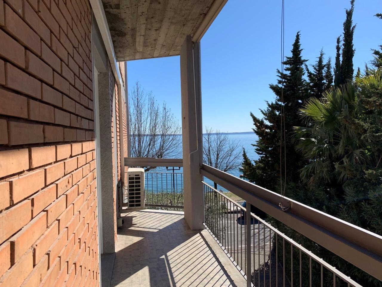 Front Lake Apartment Bardolino Exterior photo