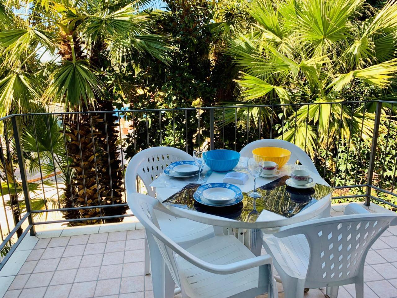 Front Lake Apartment Bardolino Exterior photo